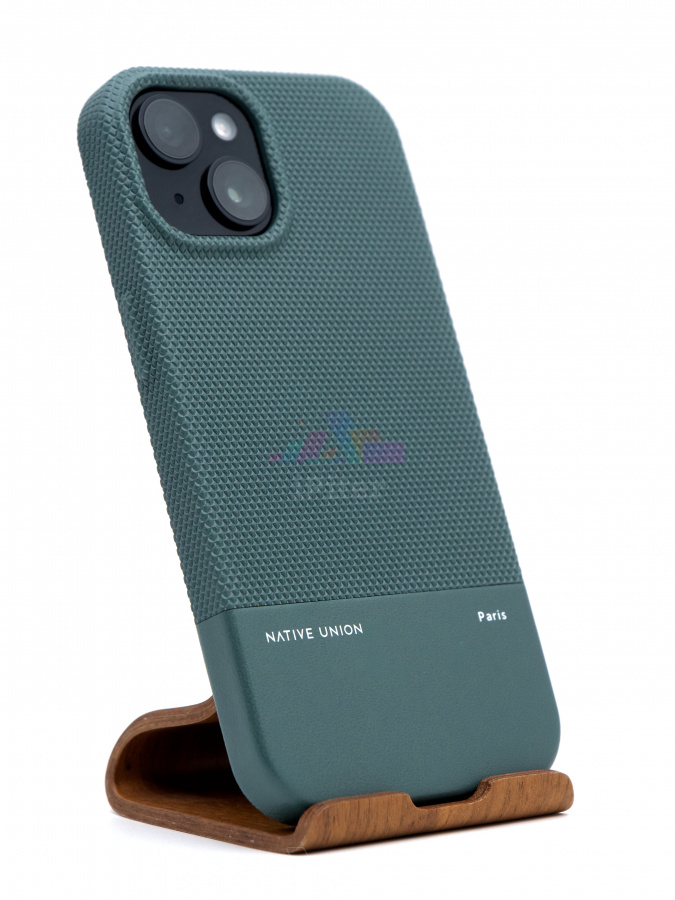 Фото Купить Чехол Native Union Classic для iPhone 15 Зелёный по низкой цене в