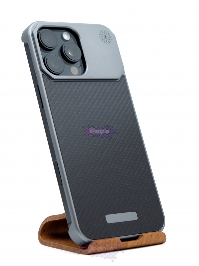 Фото Купить Чехол Aroma Carbon для iPhone 16 Pro Max Серый по низкой цене в