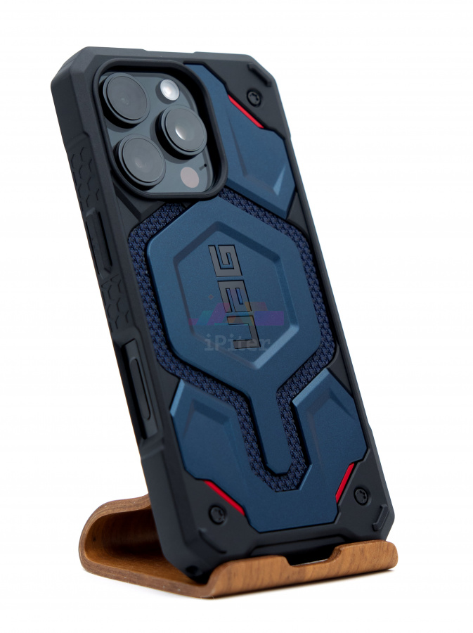 Фото Купить Чехол UAG Monarch Pro with MagSafe для iPhone 16 Pro Тёмно-синий по низкой цене в