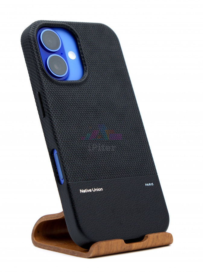 Фото Купить Чехол Native Union Classic case with MagSafe для iPhone 16 Чёрный по низкой цене в