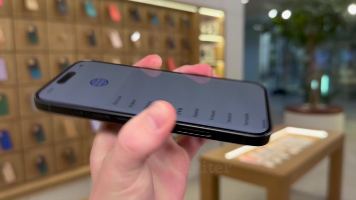 iPhone 16 Black