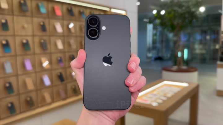 iPhone 16 Black