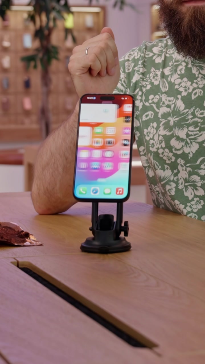 Управляем айфоном без рук