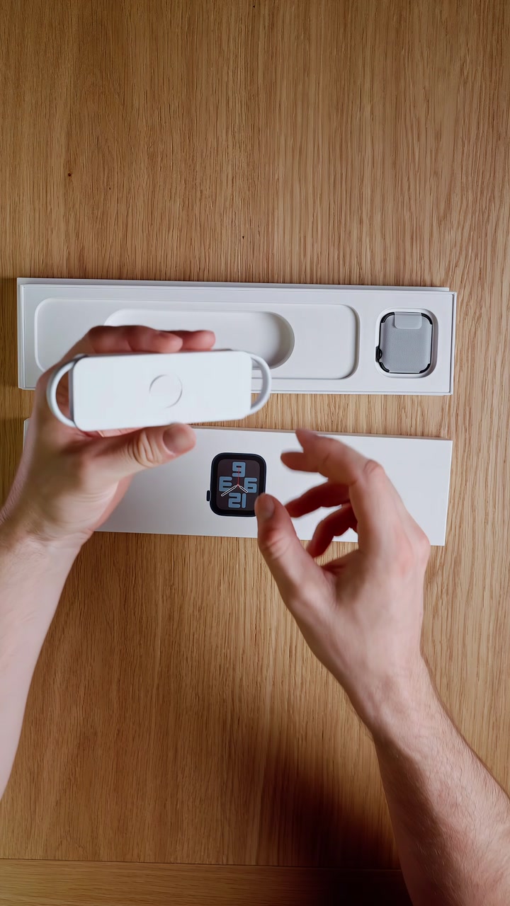 Распаковка Apple Watch SE 2 40mm Sport Band