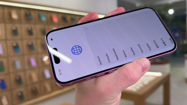 iPhone 16 Pink