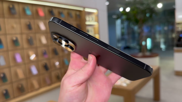 iPhone 16 Pro Black Titanium
