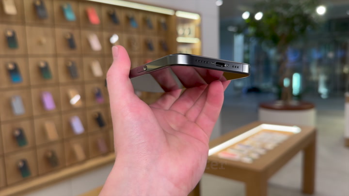 iPhone 16 Pro Black Titanium