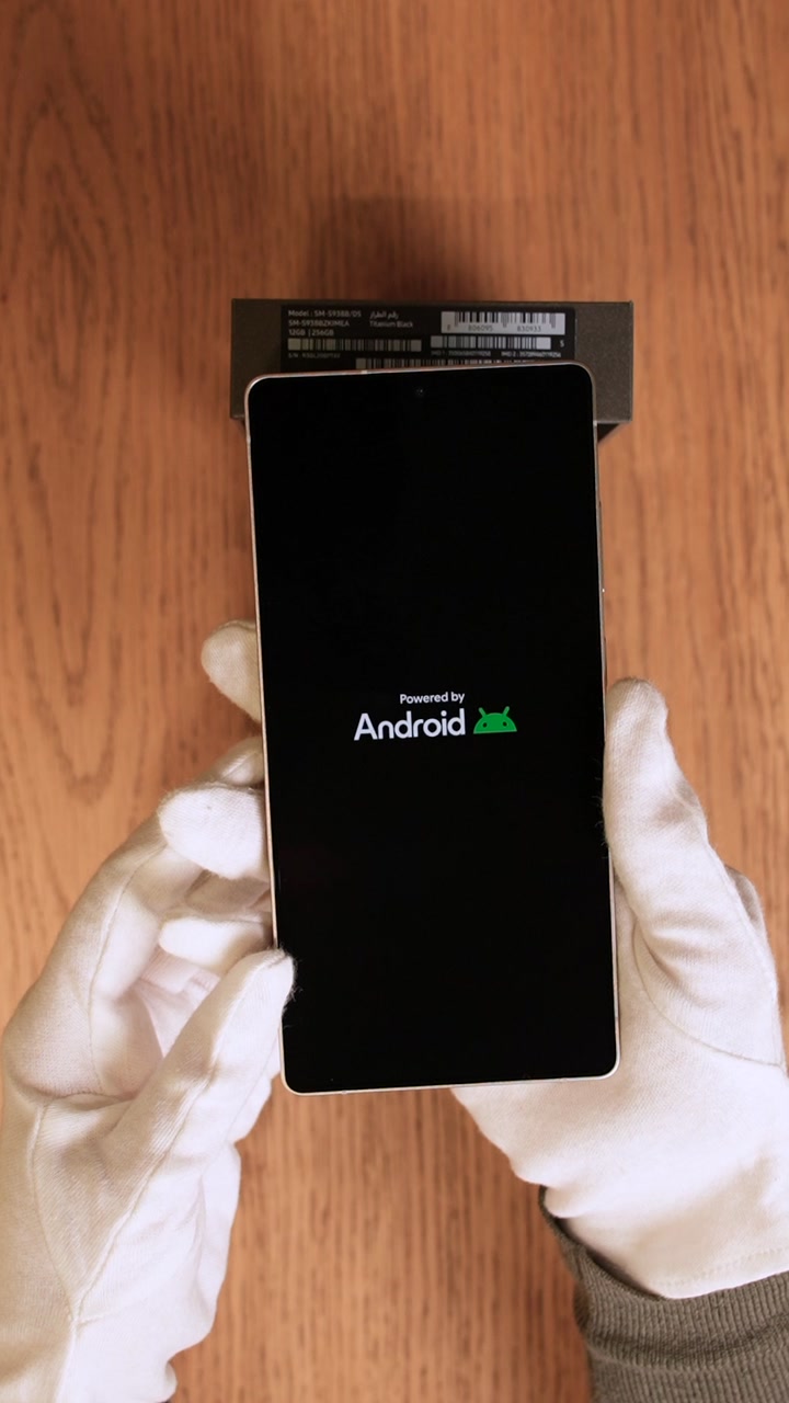 Samsung Galaxy S25 Ultra (Titanium Black) SM-S938