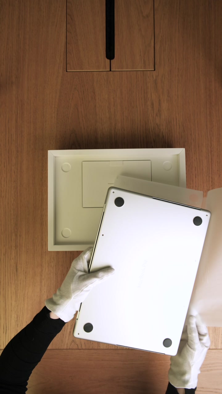 Apple MacBook Air 13 (2022) Starlight