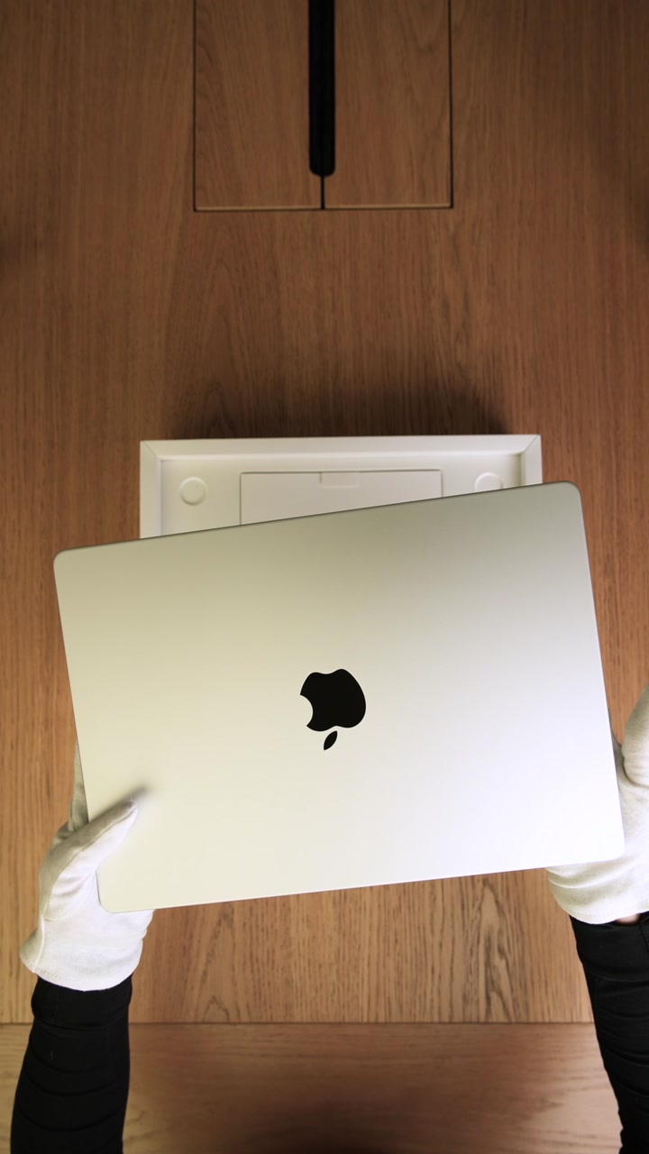 Apple MacBook Air 13 (2022) Starlight