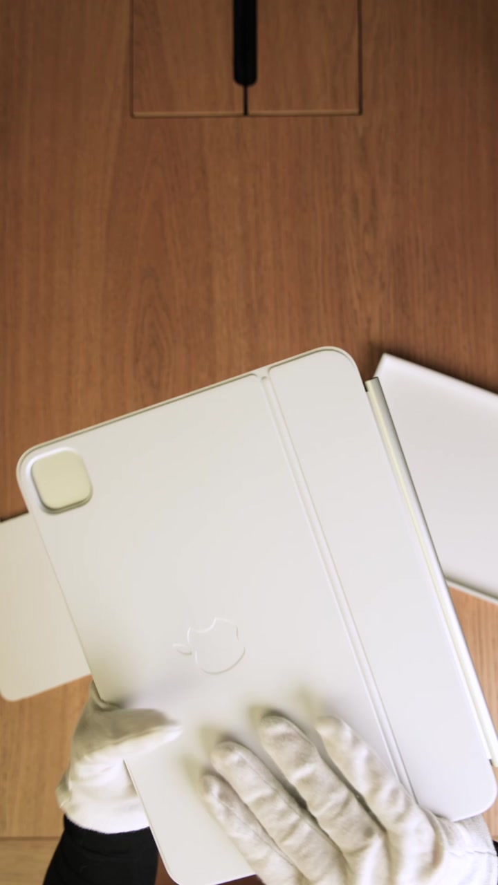 Клавиатура Apple Magic Keyboard для iPad Pro (M4/M5) 11" (MWR03) White