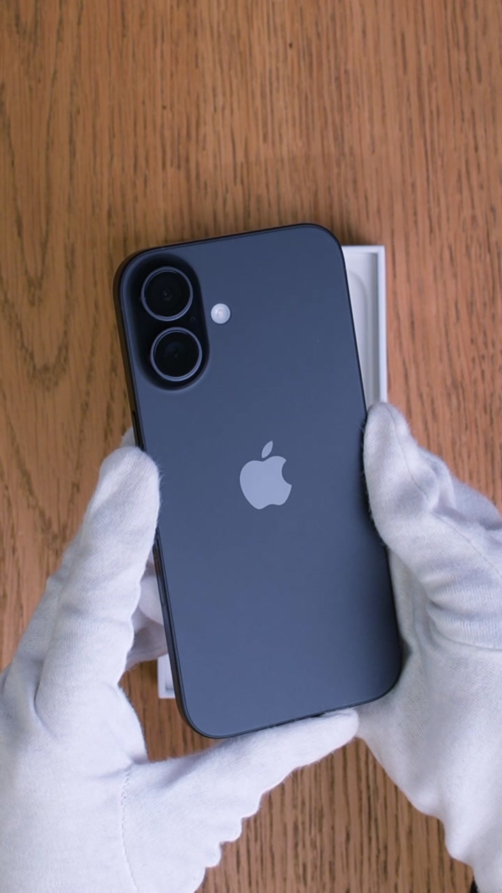 Apple iPhone 16 Black (Чёрный)