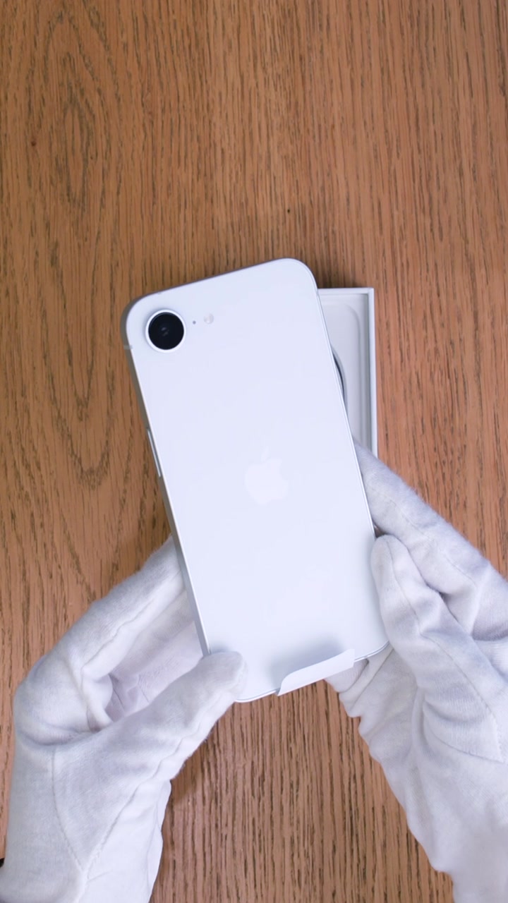 Apple iPhone 16e White (Белый)