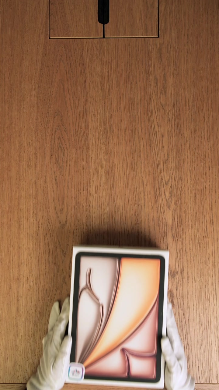 Apple iPad Air 7 (2025) 11 дюймов Wi-Fi Starlight (Сияющая звезда)