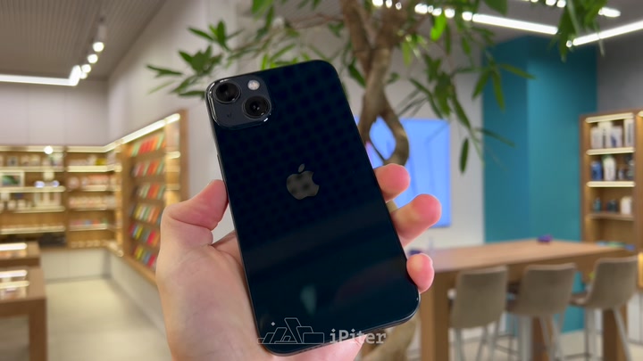 iPhone 13 Midnight