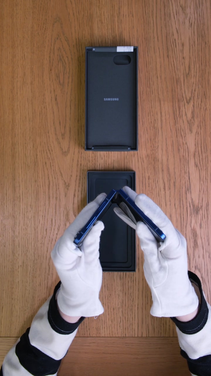Смартфон Samsung Galaxy Z Flip 7 (Blue Shadow) SM-F766 (Nano-sim + eSim)