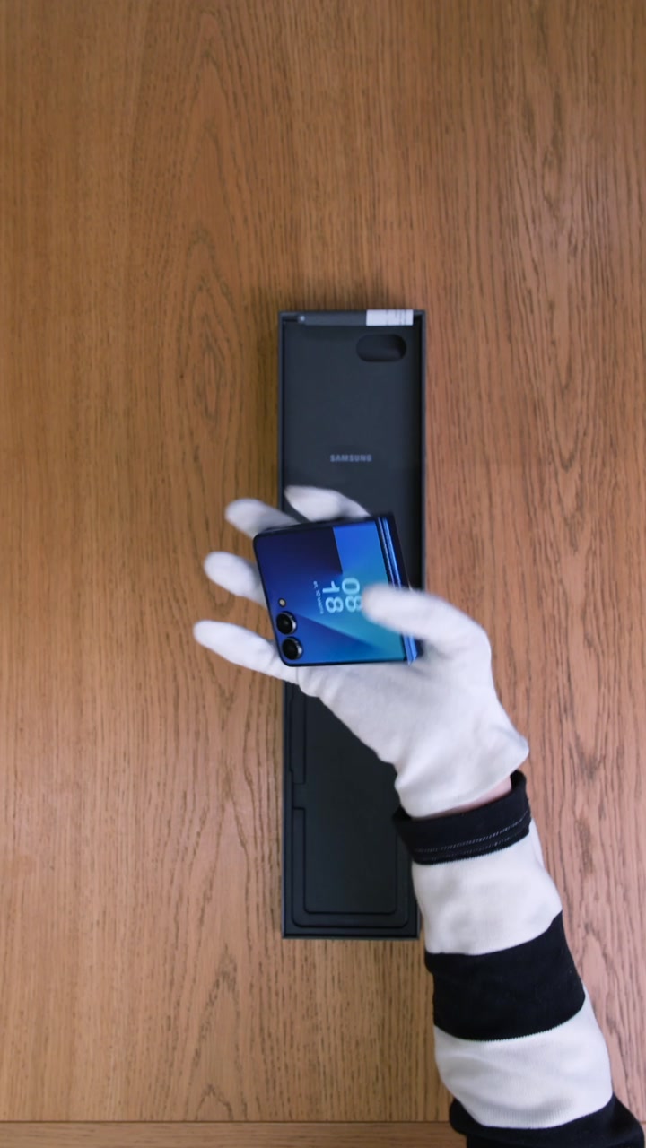 Смартфон Samsung Galaxy Z Flip 7 (Blue Shadow) SM-F766 (Nano-sim + eSim)
