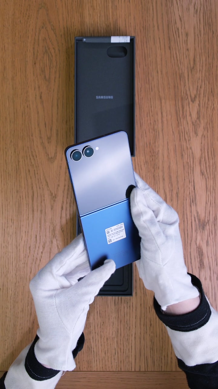 Смартфон Samsung Galaxy Z Flip 7 (Blue Shadow) SM-F766 (Nano-sim + eSim)