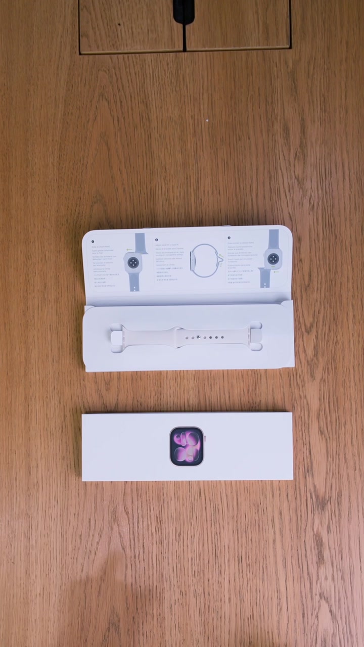 Apple Watch Series 11 42 мм Корпус из алюминия «Rose Gold» Спортивный ремешок S/M «Light Blush»