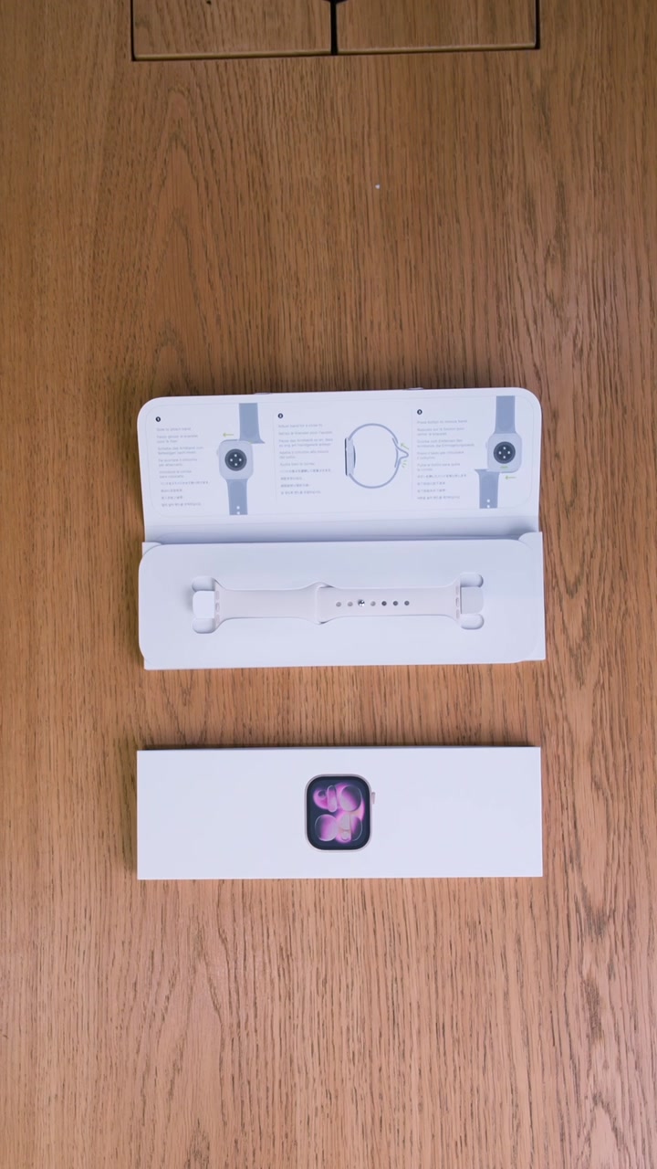 Apple Watch Series 11 42 мм Корпус из алюминия «Rose Gold» Спортивный ремешок S/M «Light Blush»