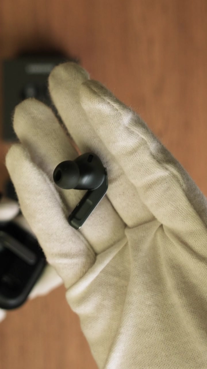 Samsung Galaxy Buds 4 Pro (Black) SM-R640