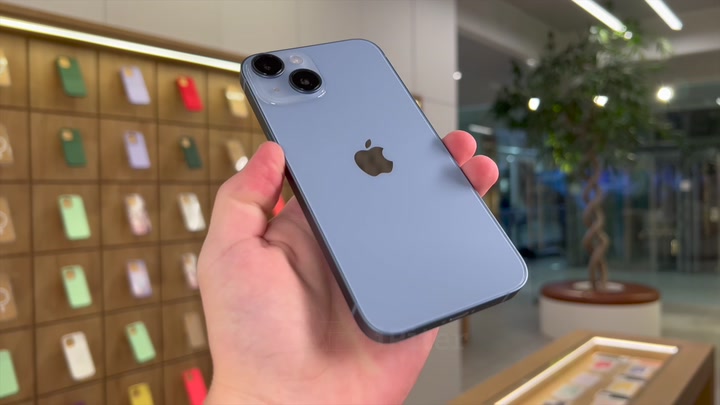 iPhone 14 Blue
