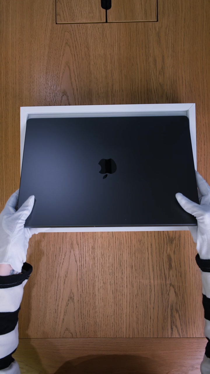 Apple MacBook Pro 16 (2026) Space Black
