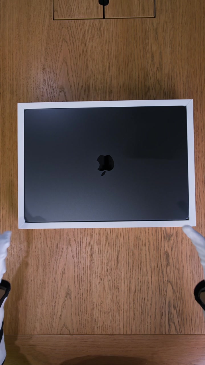 Apple MacBook Pro 16 (2026) Space Black