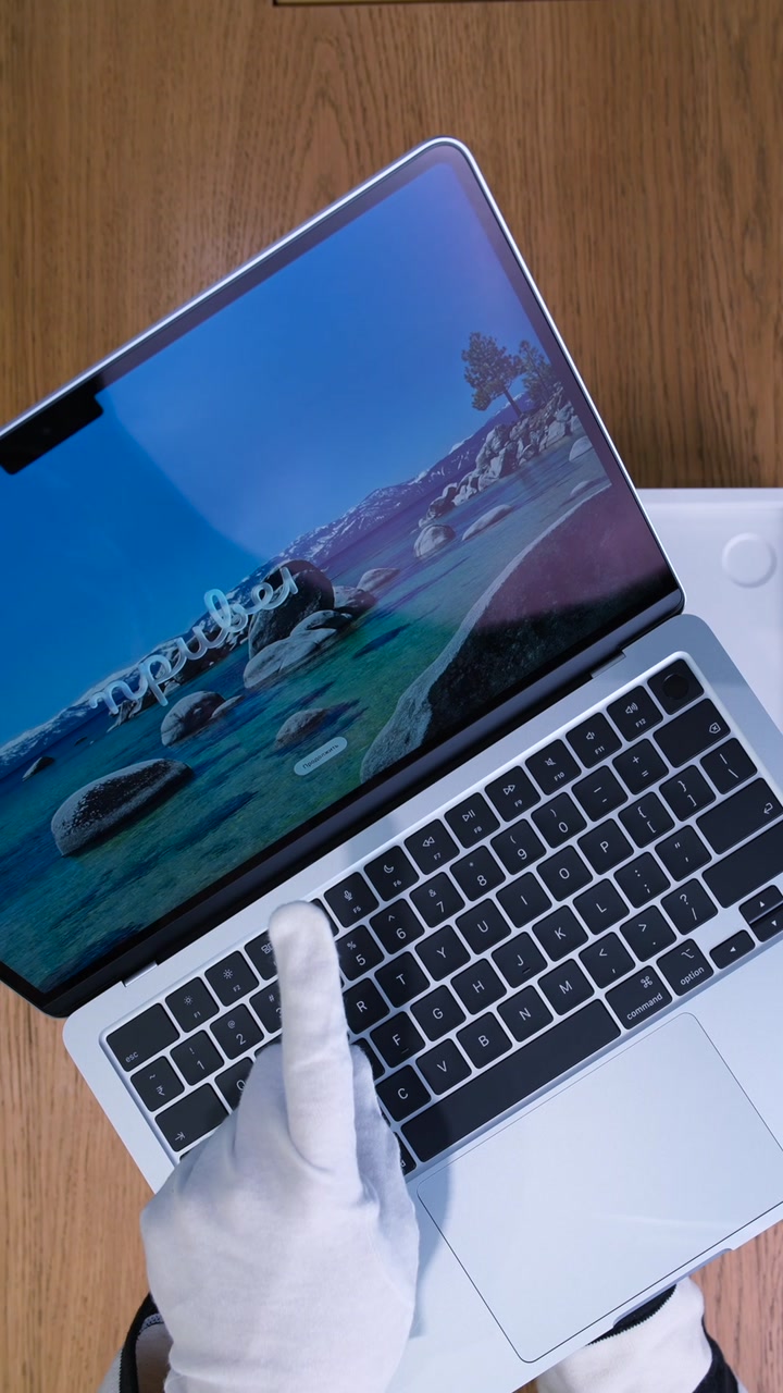 Apple MacBook Air 13 (2026) M5 Sky Blue