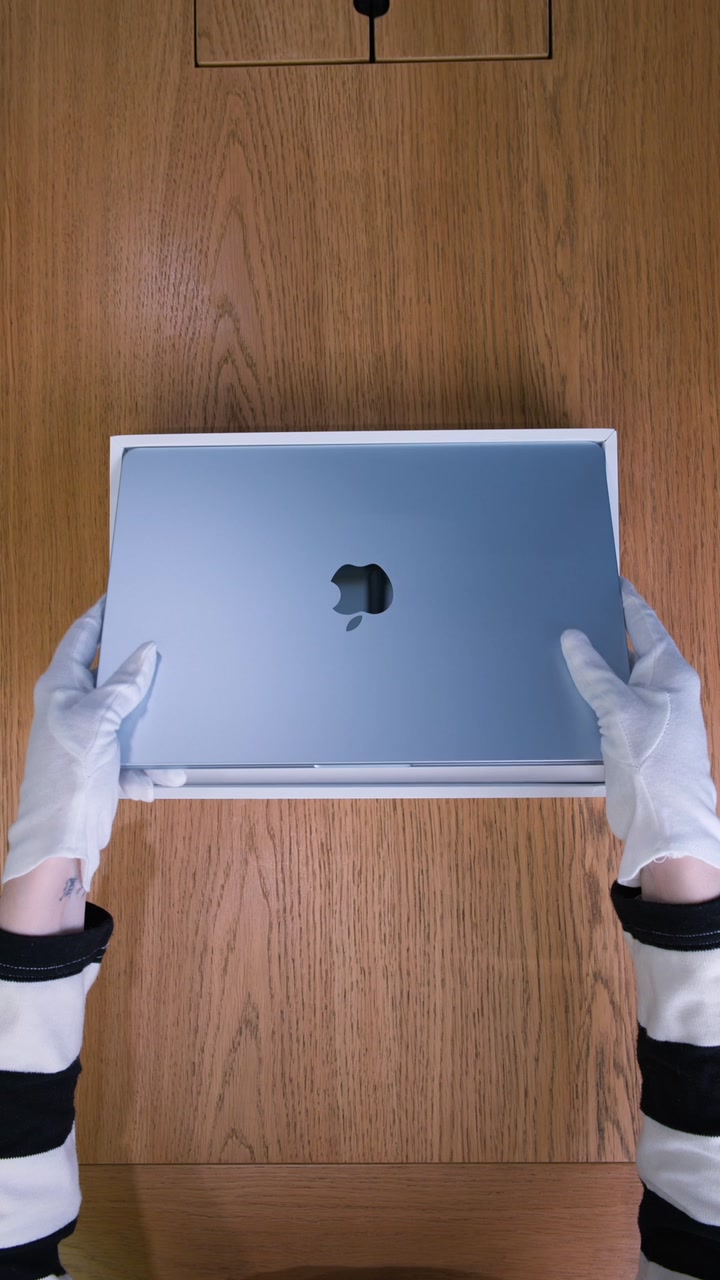 Apple MacBook Air 13 (2026) M5 Sky Blue