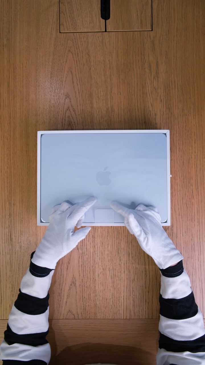 Apple MacBook Air 13 (2026) M5 Sky Blue