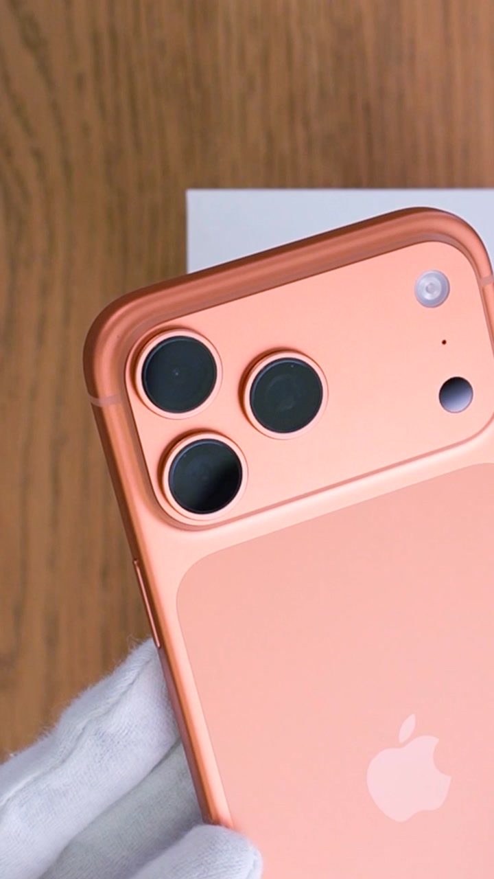 Apple iPhone 17 Pro Max Cosmic Orange (Оранжевый)