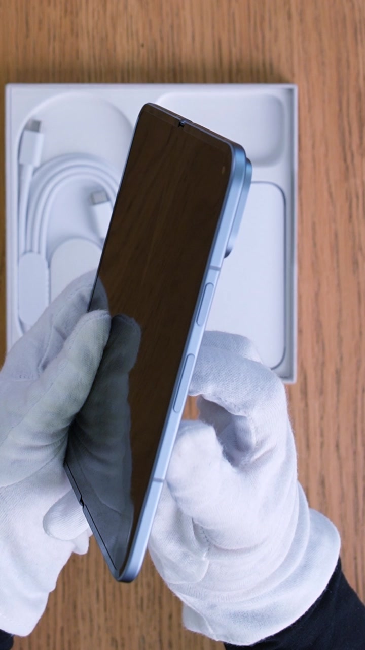 Смартфон Google Pixel 10 Pro Fold (Moonstone) Nano-sim + eSim