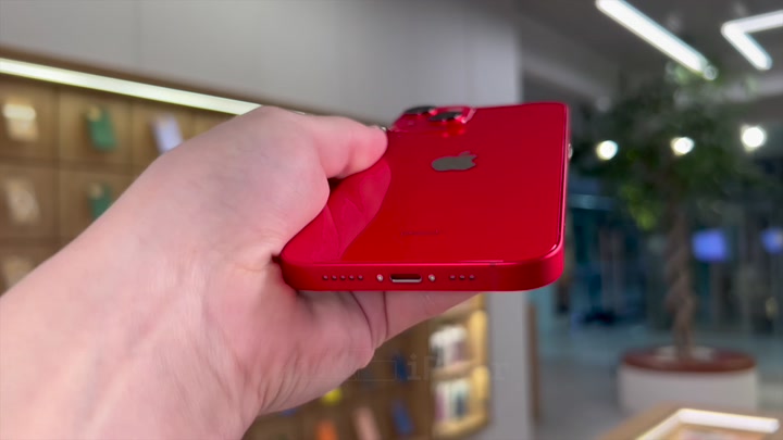iPhone 14 Red