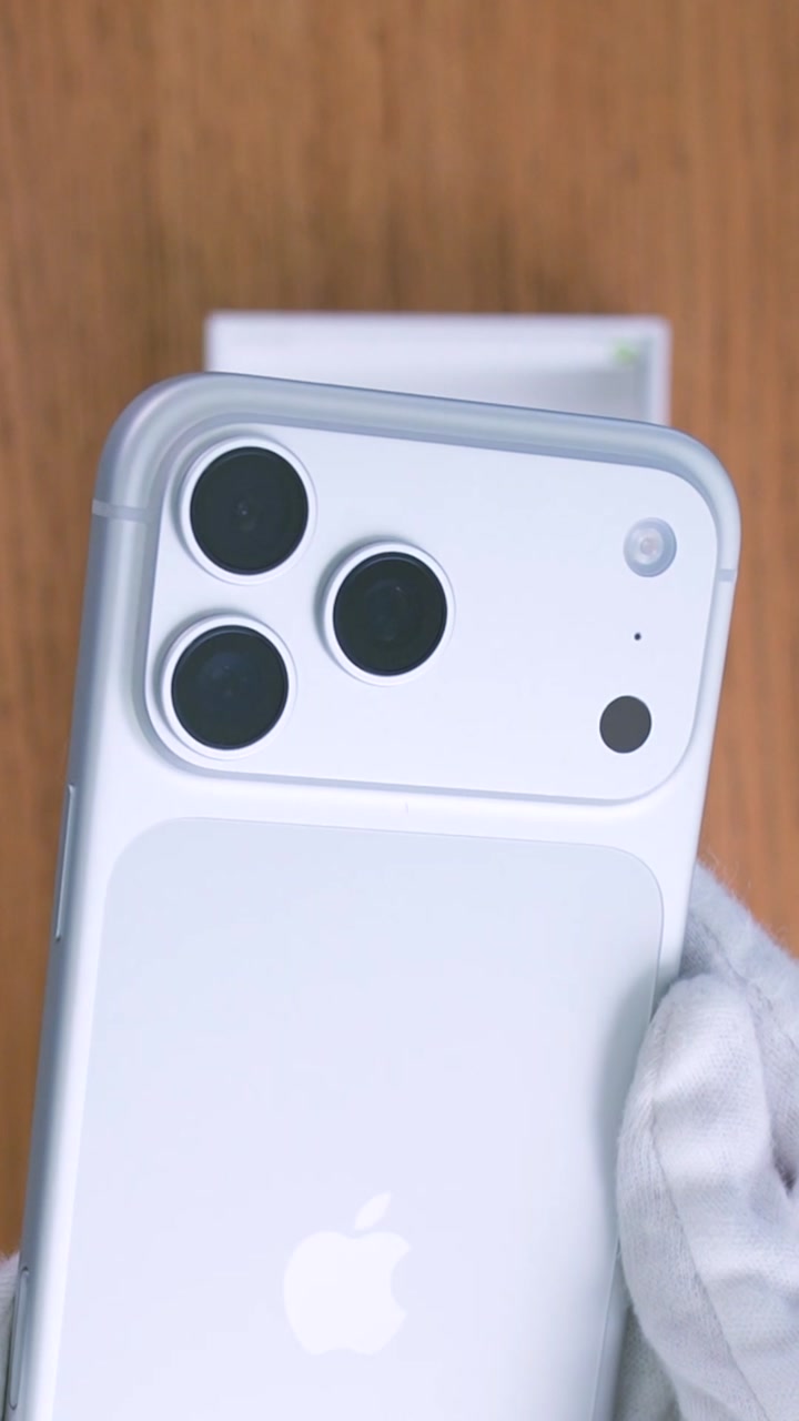 Apple iPhone 17 Pro Max Silver (Серебристый) eSim + eSim