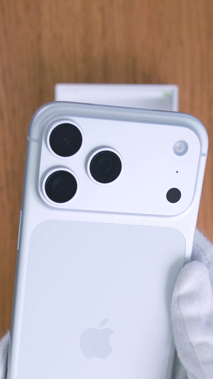 Apple iPhone 17 Pro Max Silver (Серебристый) eSim + eSim