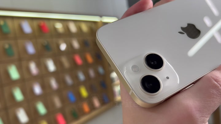iPhone 14 Starlight