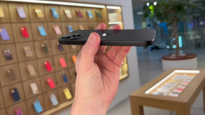 iPhone 15 Black