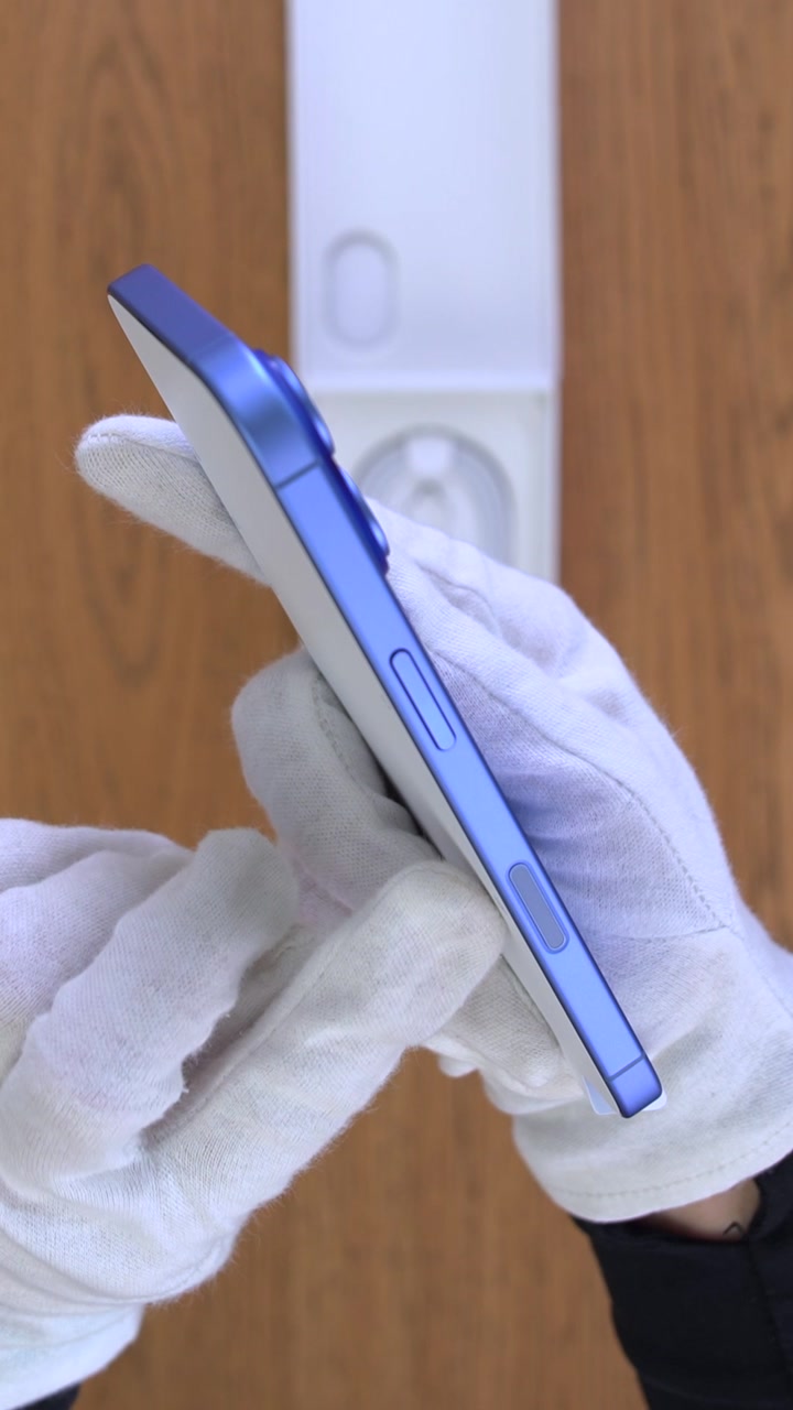 Apple iPhone 16 128Gb Ultramarine (Ультрамарин) Nano-sim + eSim