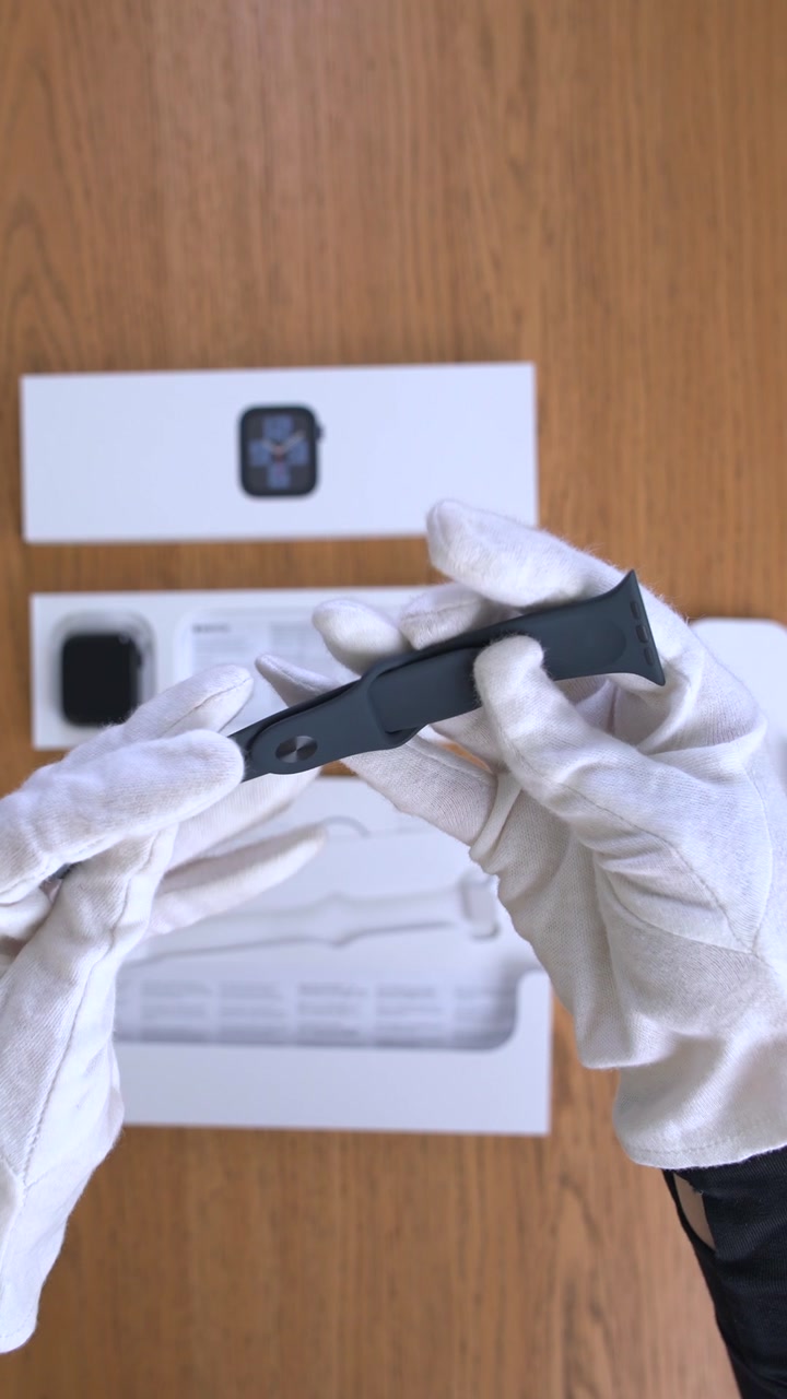 Apple Watch SE (2024) 44 мм Корпус из алюминия «Midnight» Спортивный ремешок S/M «Midnight»