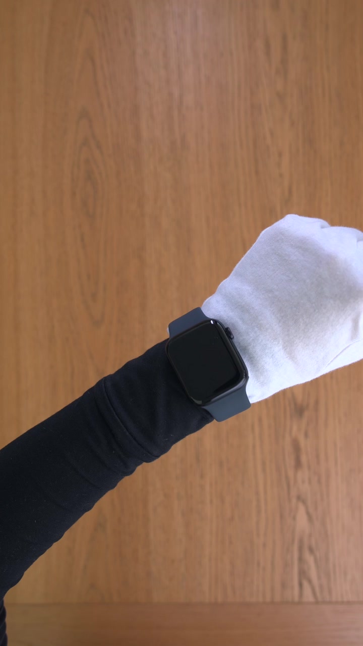 Apple Watch SE (2024) 44 мм Корпус из алюминия «Midnight» Спортивный ремешок S/M «Midnight»