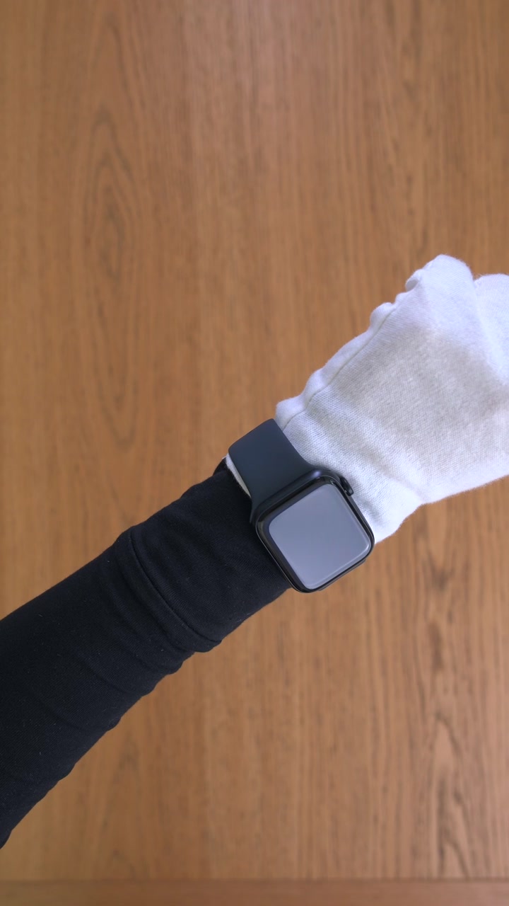 Apple Watch SE (2024) 44 мм Корпус из алюминия «Midnight» Спортивный ремешок S/M «Midnight»