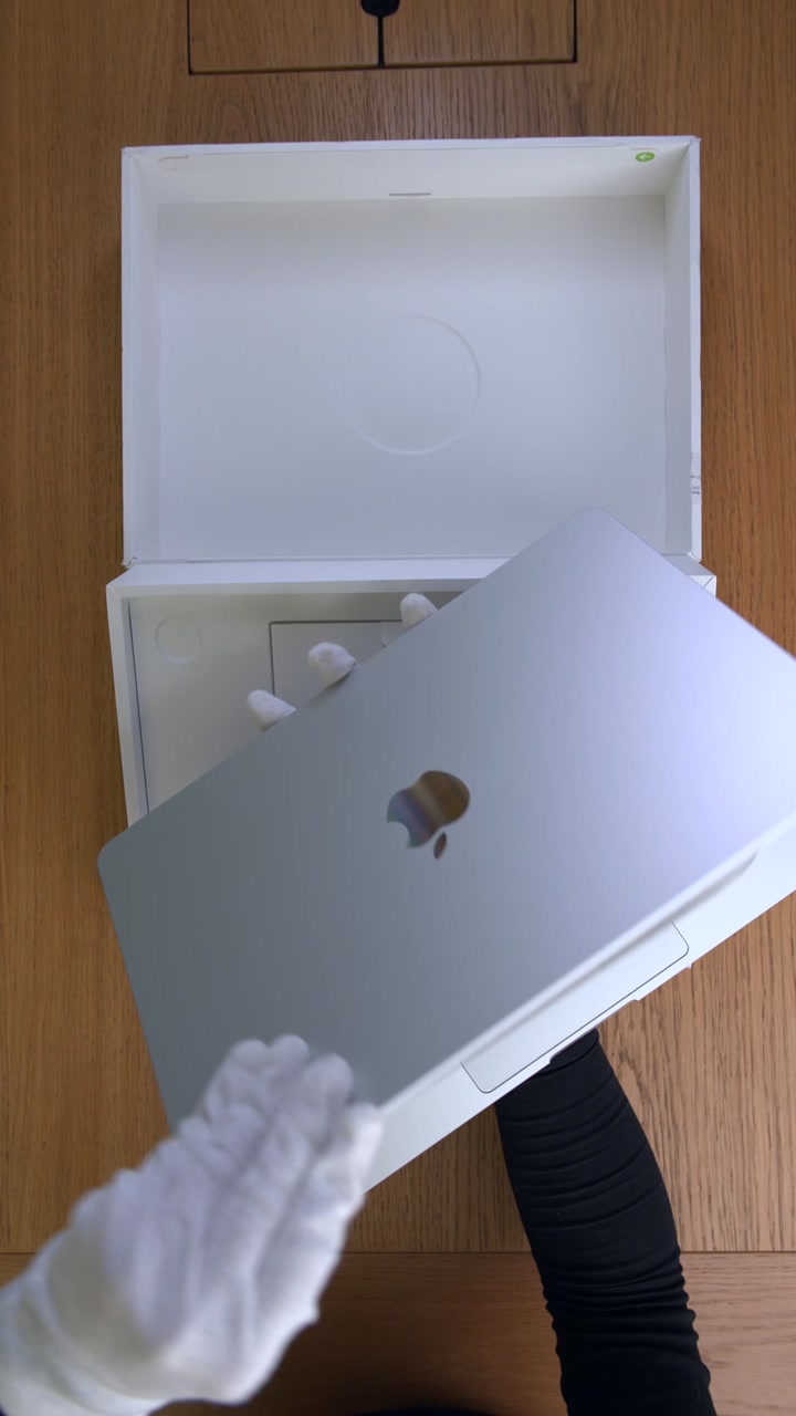 Apple MacBook Air 13 (2025) M4 (10CPU/8GPU/16GB/256GB) Silver (MW0W3)
