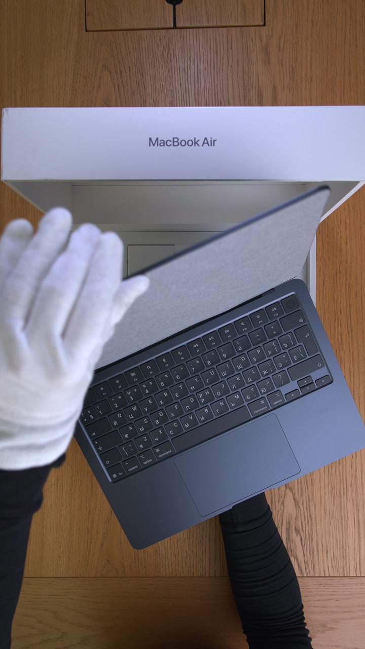 Apple MacBook Air 13 (2025) M4 (10CPU/8GPU/16GB/256GB) Midnight (MW123)