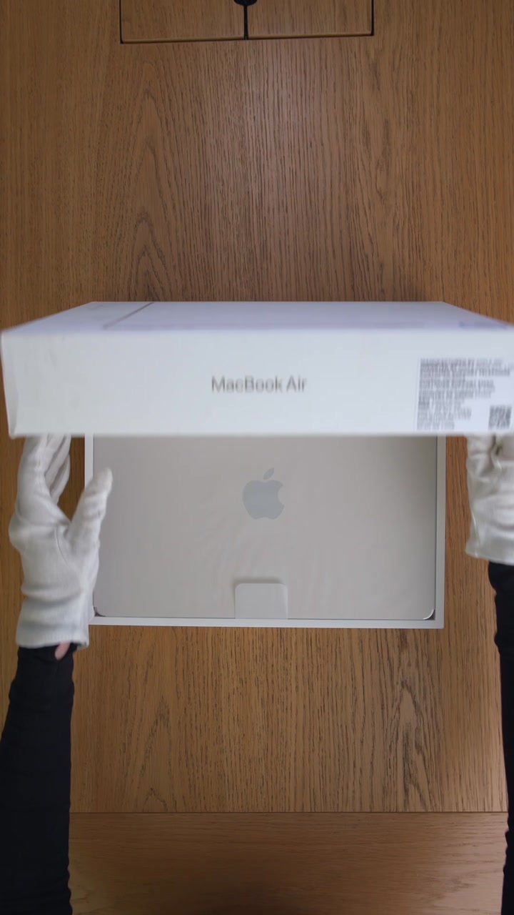 Apple MacBook Air 13 (2025) M4 (10CPU/8GPU/16GB/256GB) Starlight (MW0Y3)