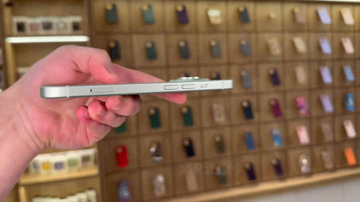 iPhone 15 Green