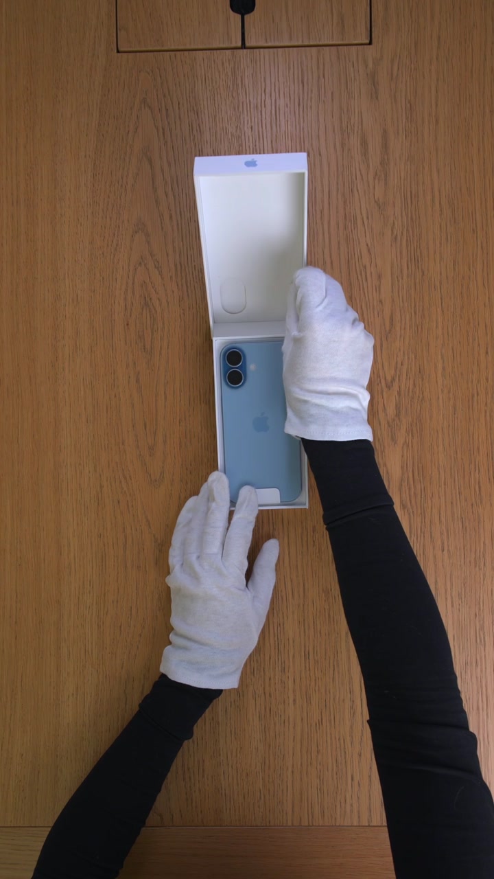 Apple iPhone 17 Mist Blue (Голубой) Nano-sim + eSim