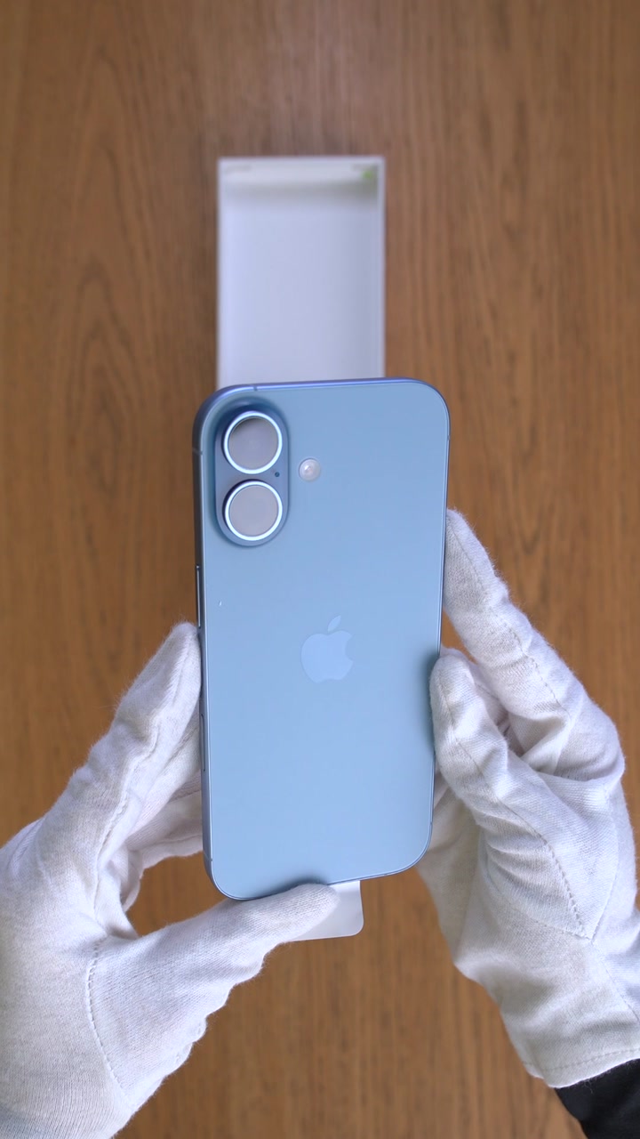 Apple iPhone 17 Mist Blue (Голубой) Nano-sim + eSim