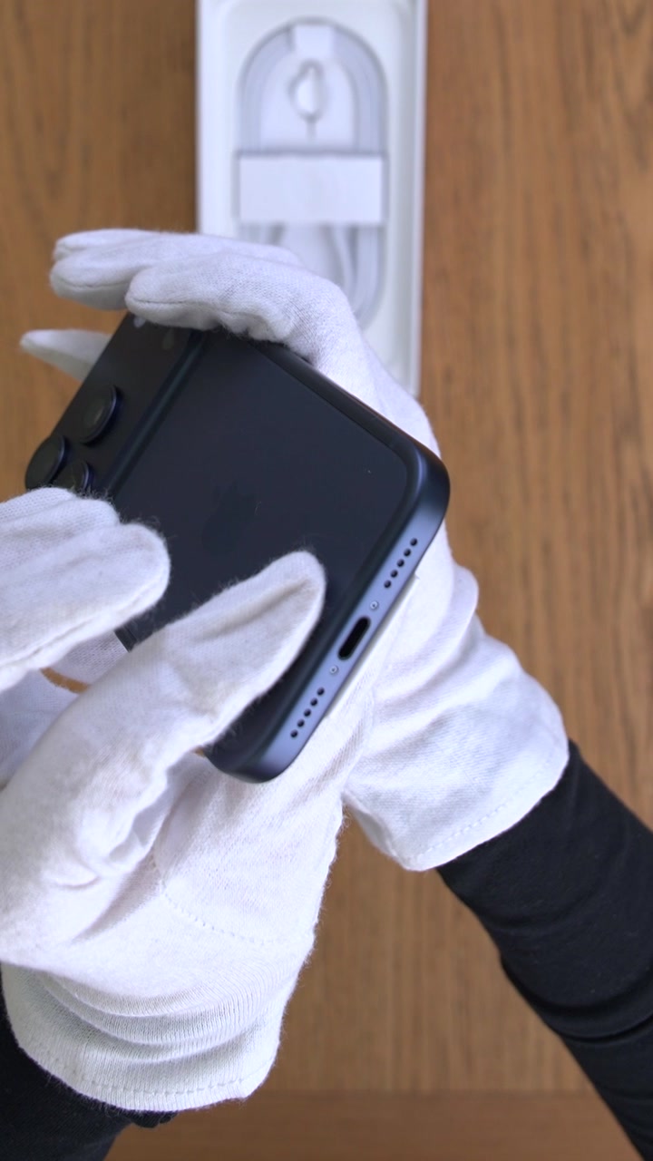 Apple iPhone 17 Pro Deep Blue (Тёмно-синий) Nano-sim + eSim