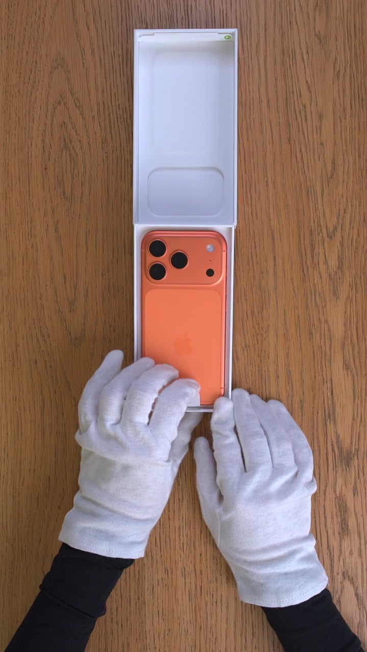 Apple iPhone 17 Pro 512Gb Cosmic Orange (Оранжевый) eSim + eSim